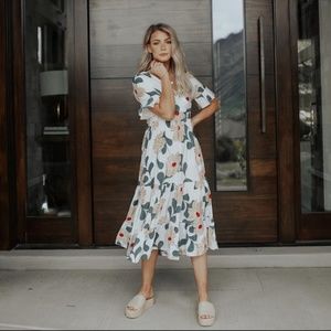 NWT Henly Flower Print Midi Dress